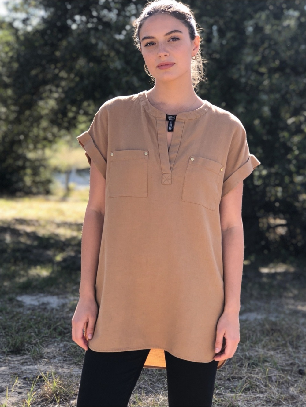 Jones New York Tan Split-Neck Short Sleeve Tunic
